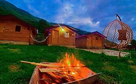 Dedushi Guesthouse &Wood Cabins-Camping Place